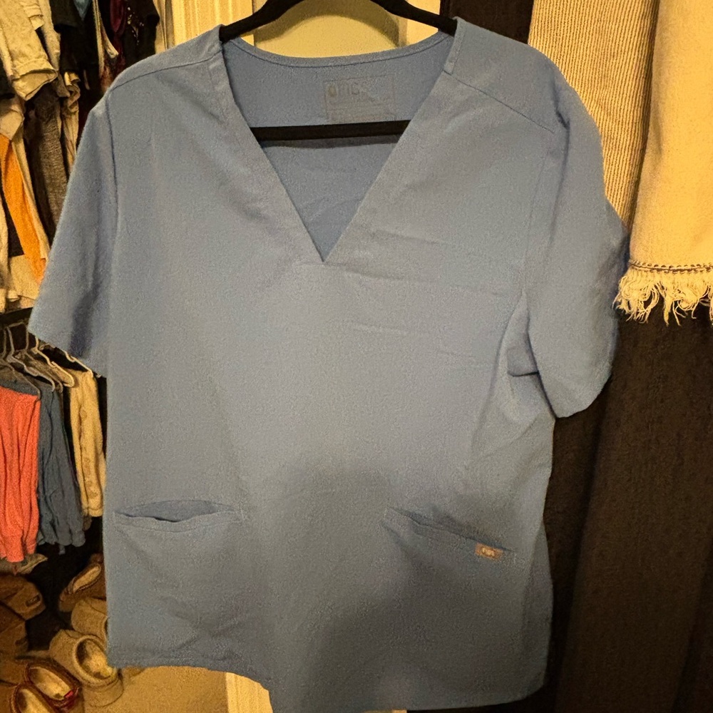 Figs Ceil Blue Casma Scrub Top
